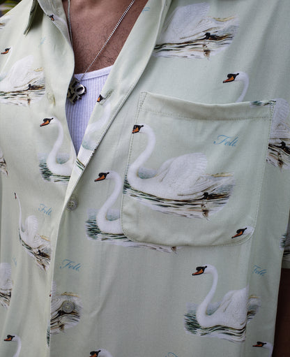 SWAN LAKE BUTTON UP